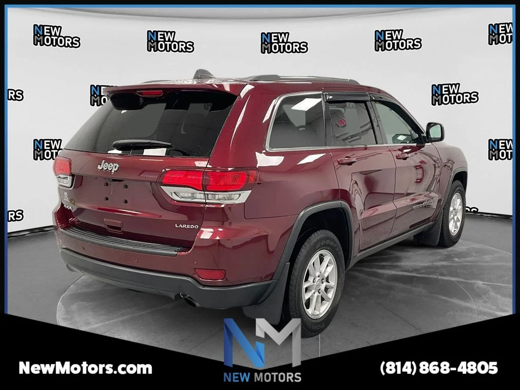 Used 2020 Velvet Jeep Laredo E image 4
