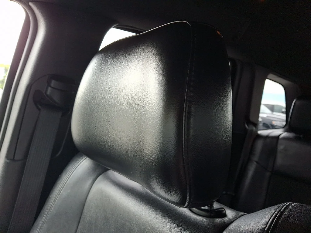 Used 2018 Bright White Clearcoat Jeep Altitude image 18