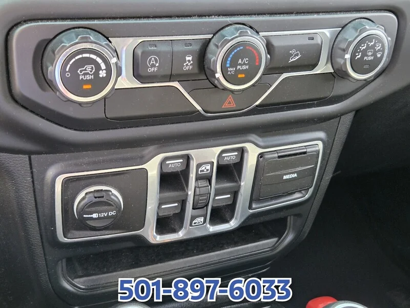 Used 2018 Crystal Metallic JEEP SPORT S 4X4 image 19