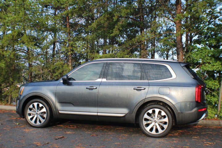 Used 2020 Gravity Grey Kia S image 3