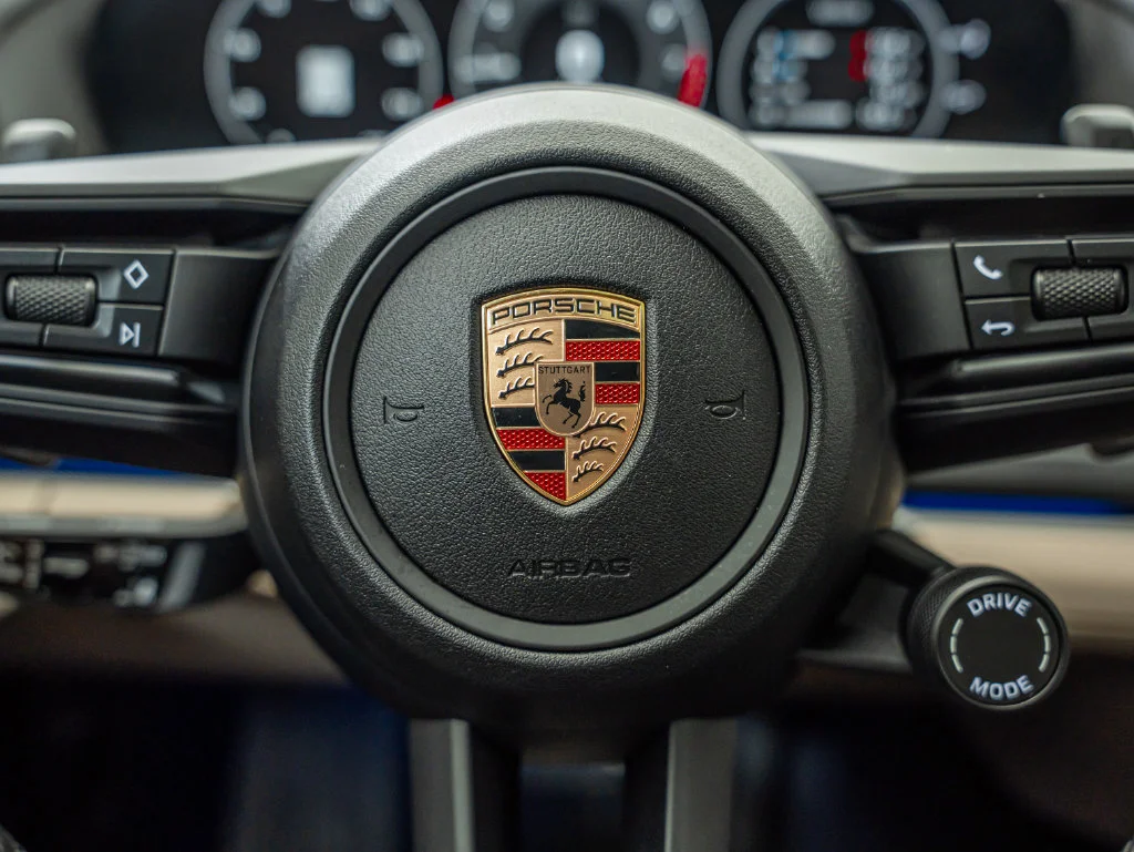 Used 2025 Gentian Blue Metallic Porsche  image 27