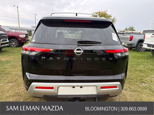Used 2025 Black Nissan Platinum image 13