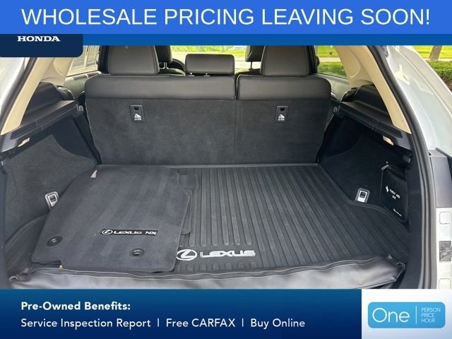 Used 2020 White Pearl Lexus 300h image 10