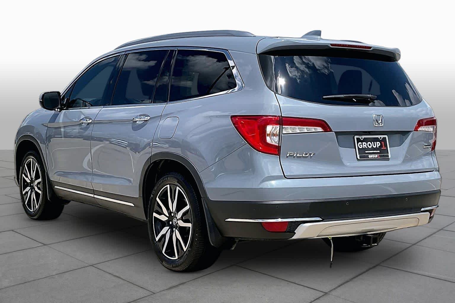 Used 2022 Sonic Gray Pearl Honda Touring 7-Passenger image 12