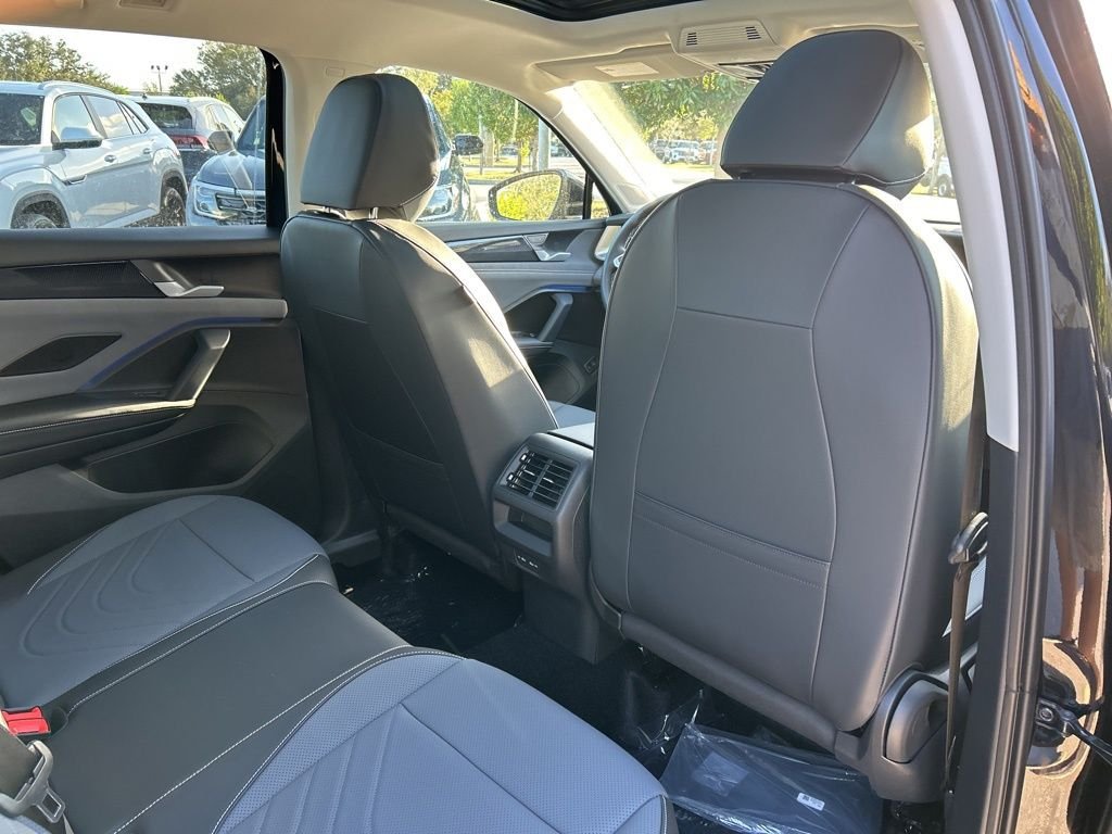 New 2026 Black Volkswagen 2.0T SE image 47
