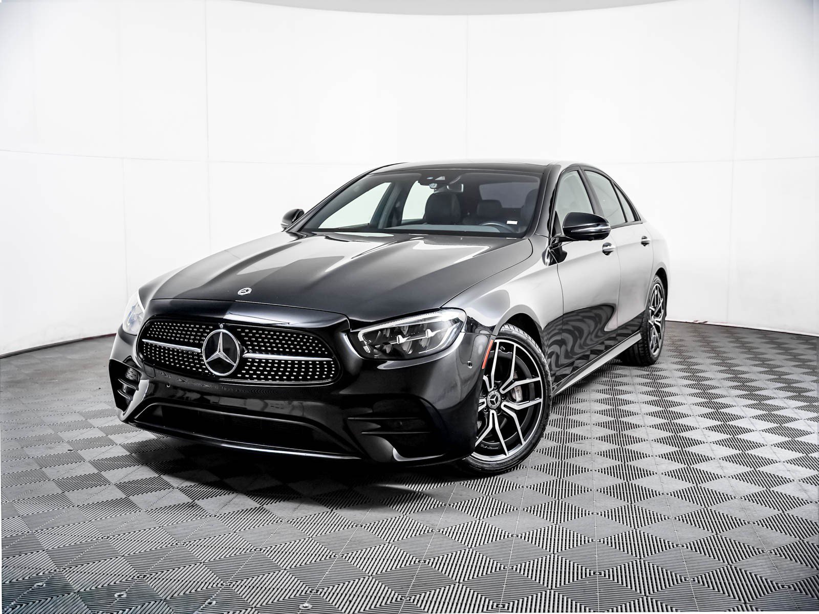2023 Mercedes-Benz E-Class E350's photo