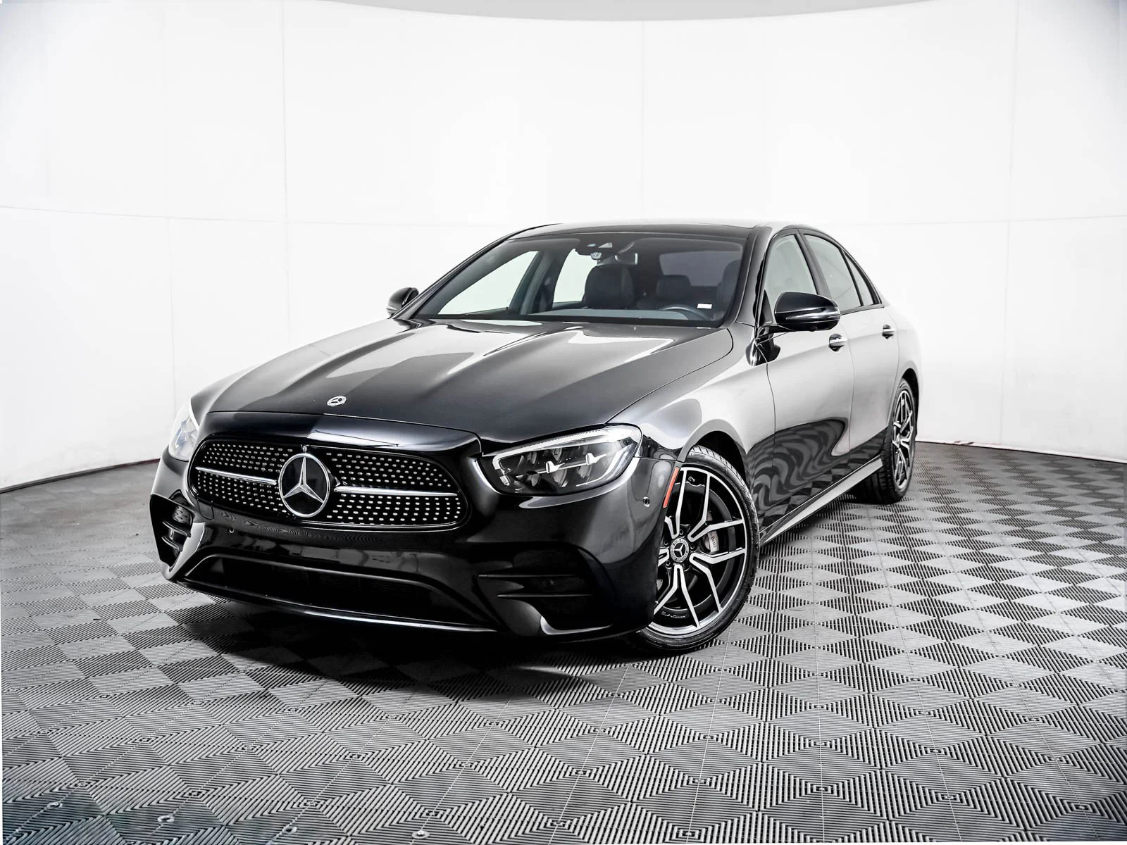 2023 Mercedes-Benz E-Class E350's photo