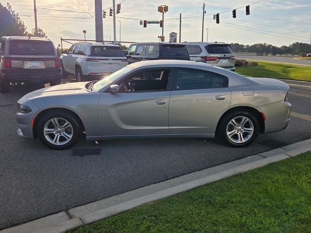 Used 2015 Silver Dodge SE image 4