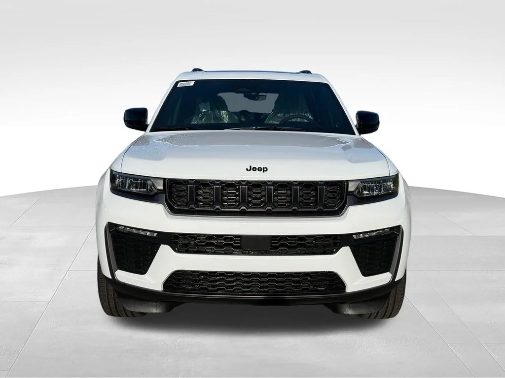 New 2026 Bright White Clear-Coat Exterior Paint Jeep Limited image 26