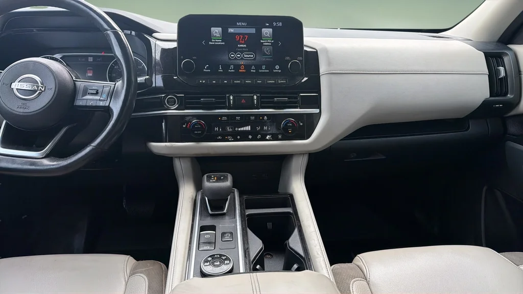 Used 2023 Pearl White Tricoat Nissan SL image 8