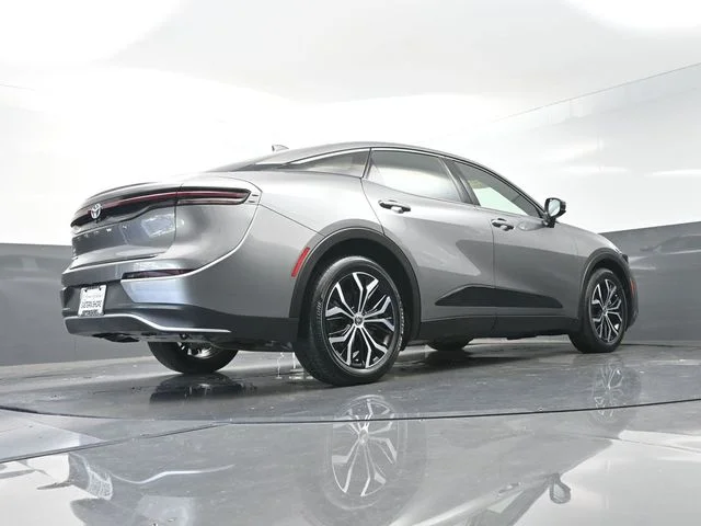 Used 2024  Toyota XLE image 39