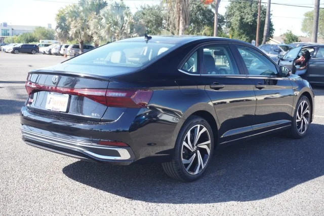 New 2026 Deep Black Pearl Volkswagen SEL image 7