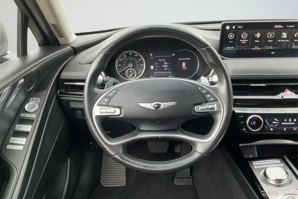 Used 2023 Silver Genesis 2.5T image 15