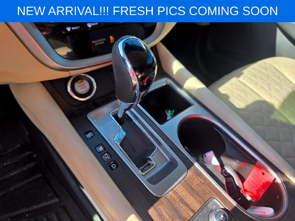 Used 2021 White Nissan Platinum FWD image 10