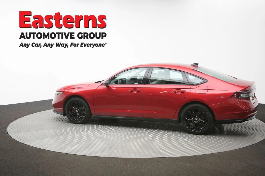 Used 2025 Red Honda SE image 61