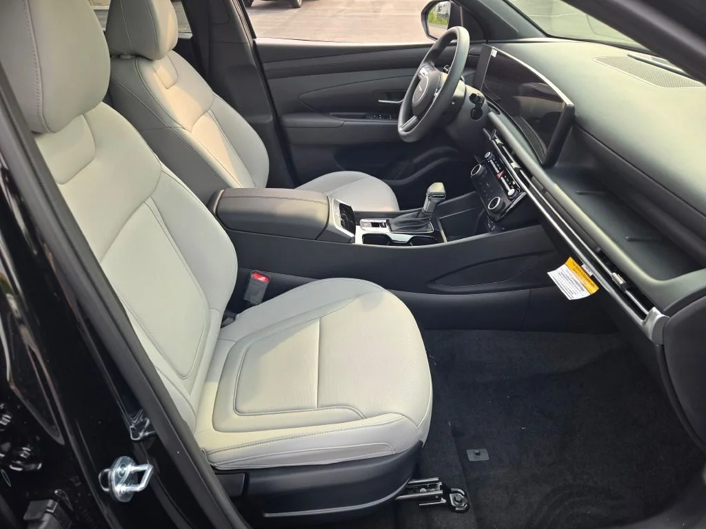 New 2026 Phantom Black Hyundai SEL image 6