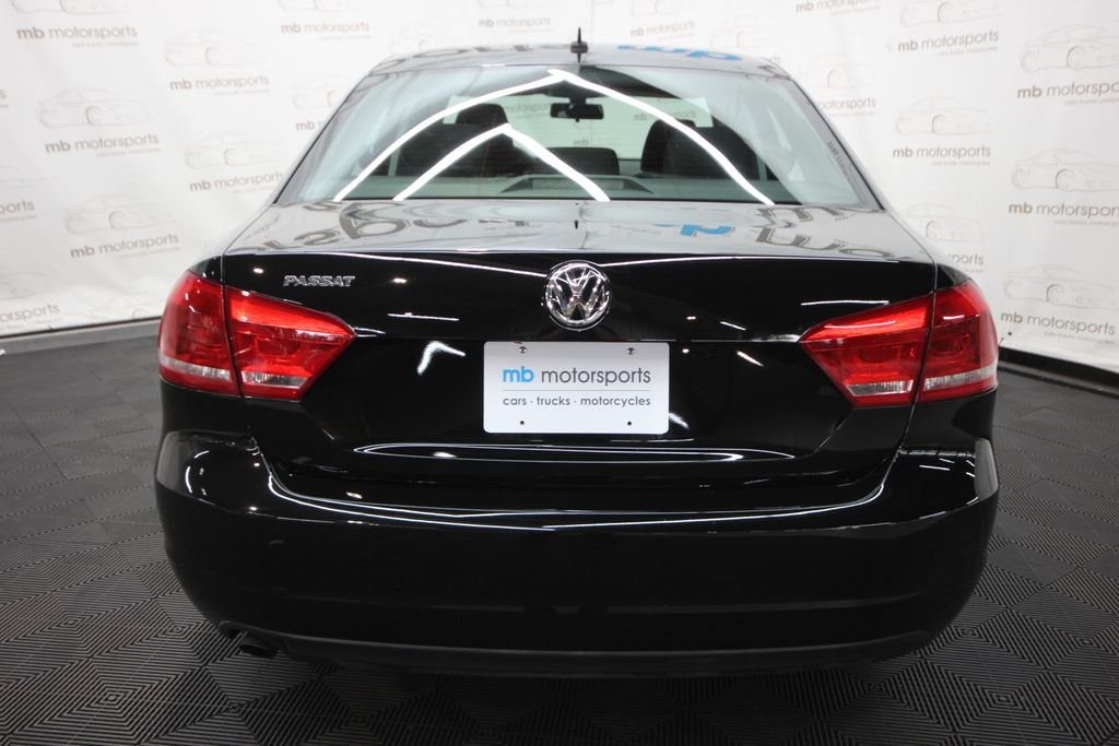 Used 2013 Black Volkswagen 2.5 S image 5