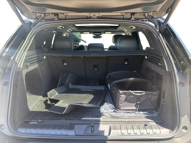 New 2026 Santorini Black Land Rover SE image 18