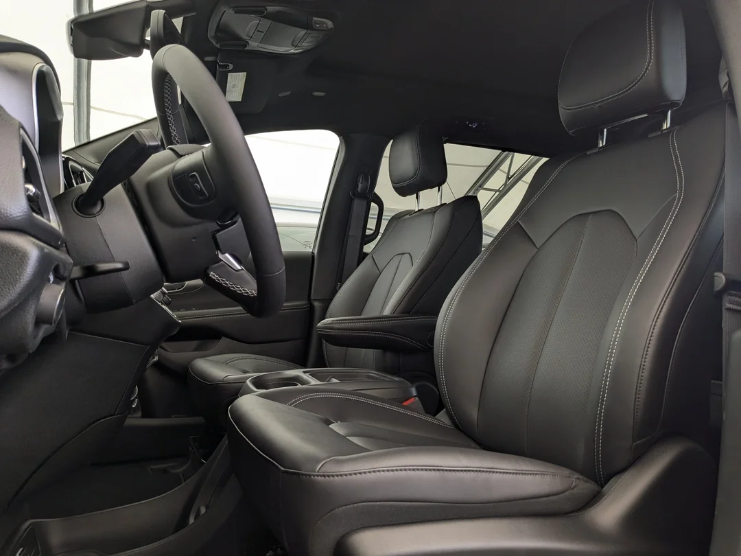 New 2027 Black Chrysler Select - - AWD - Full Sunroof - Safety Sphere Pkg - 360 Surround Cam - Blind Spot Mon & More! image 15