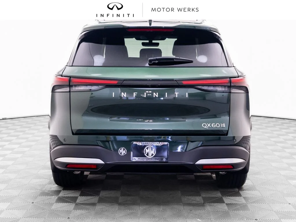 New 2027 DEEP EMERALD INFINITI Luxe AWD image 4
