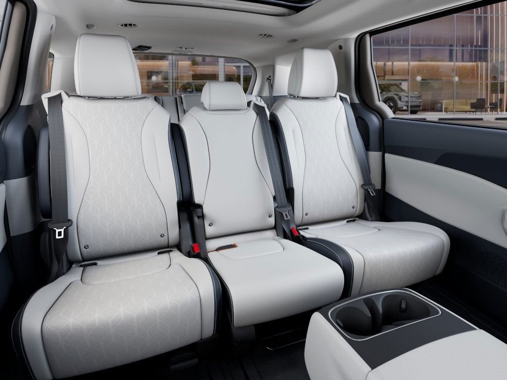 2025 Kia Carnival SX - Photo 16