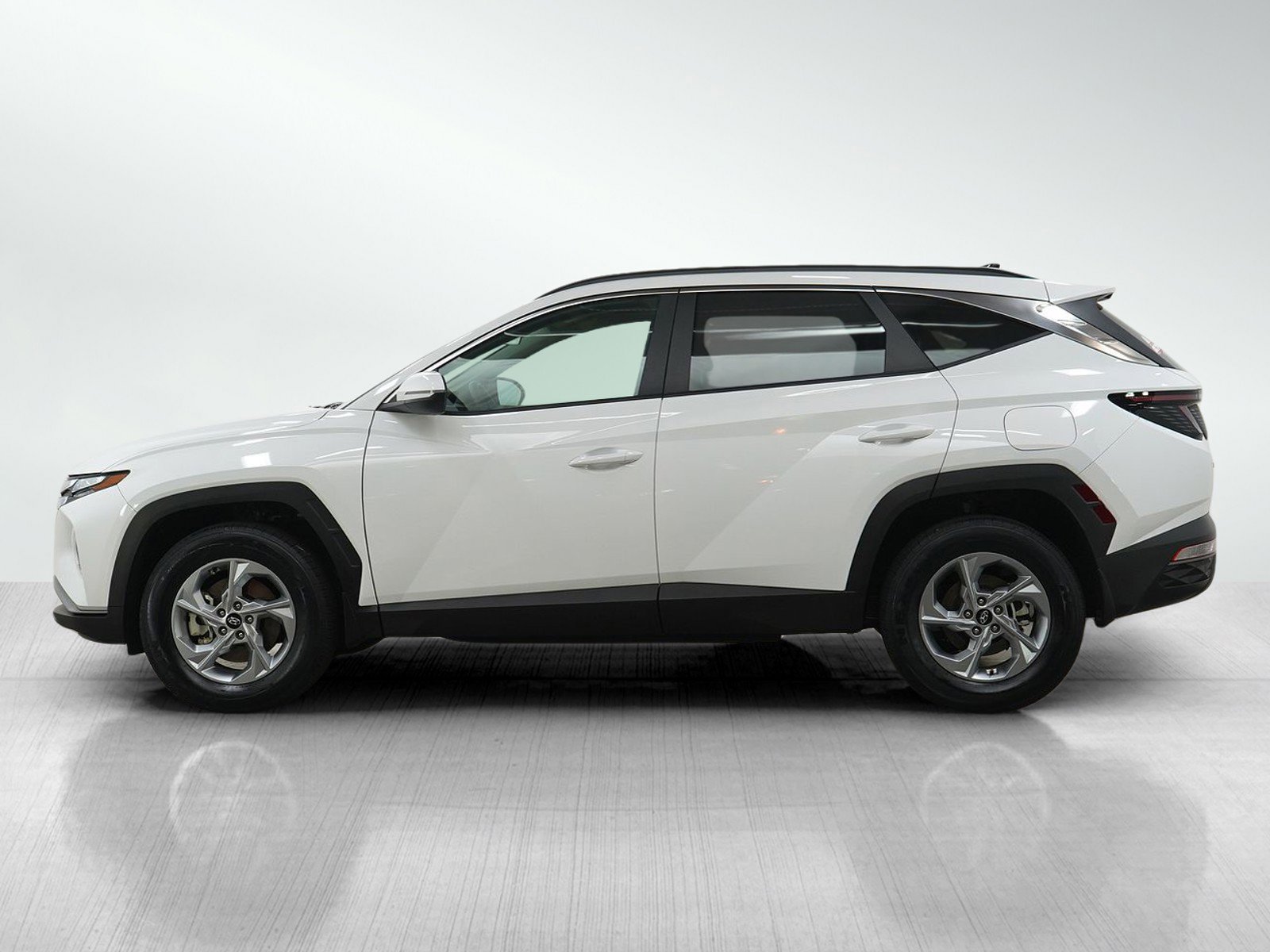 Used 2023 Hyundai Tucson SEL with VIN 5NMJBCAE8PH271523 for sale in Minneapolis, Minnesota