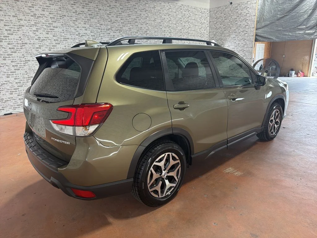Used 2022 Brown Subaru Premium image 7
