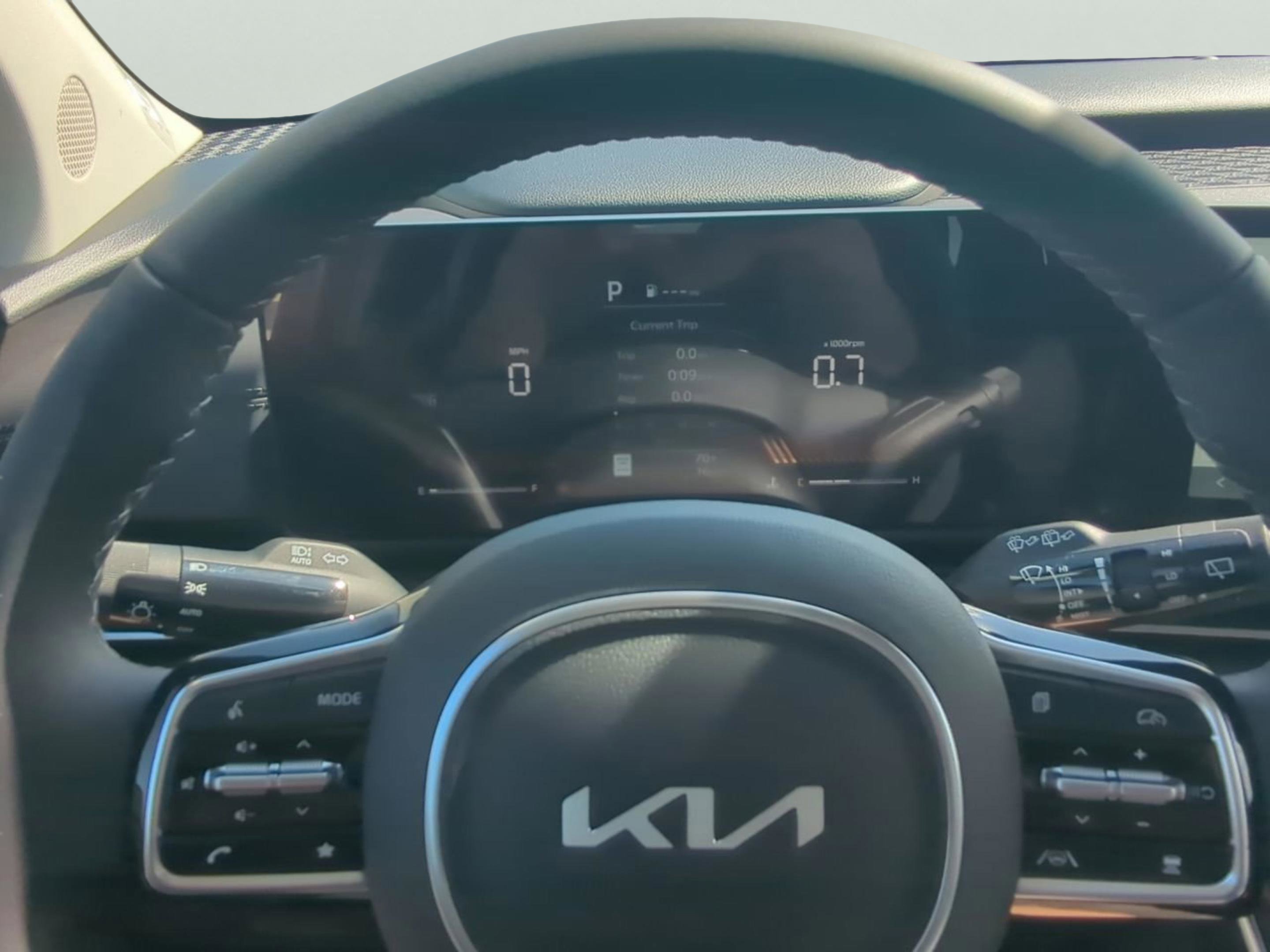 New 2026 Deep Chroma Blue Kia EX image 26
