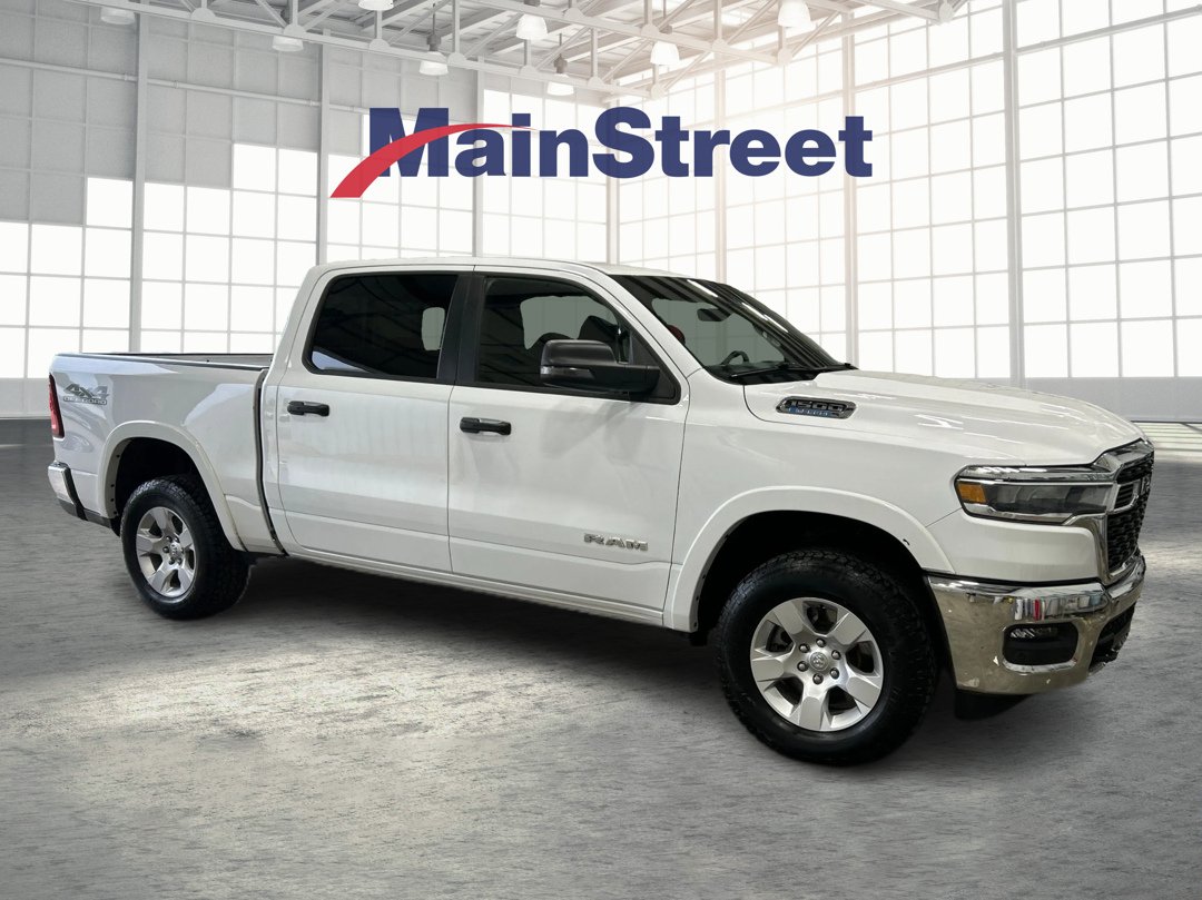 Used 2025 White Ram Big Horn/Lone Star image 7
