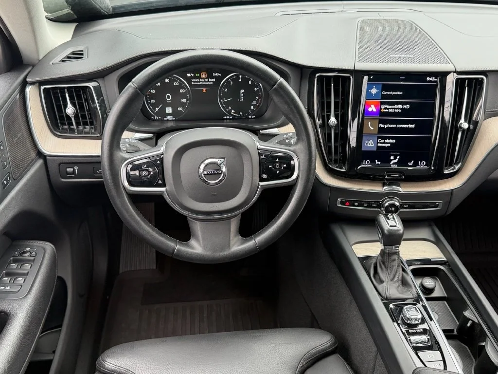 Used 2020 Black Volvo T6 Inscription image 13