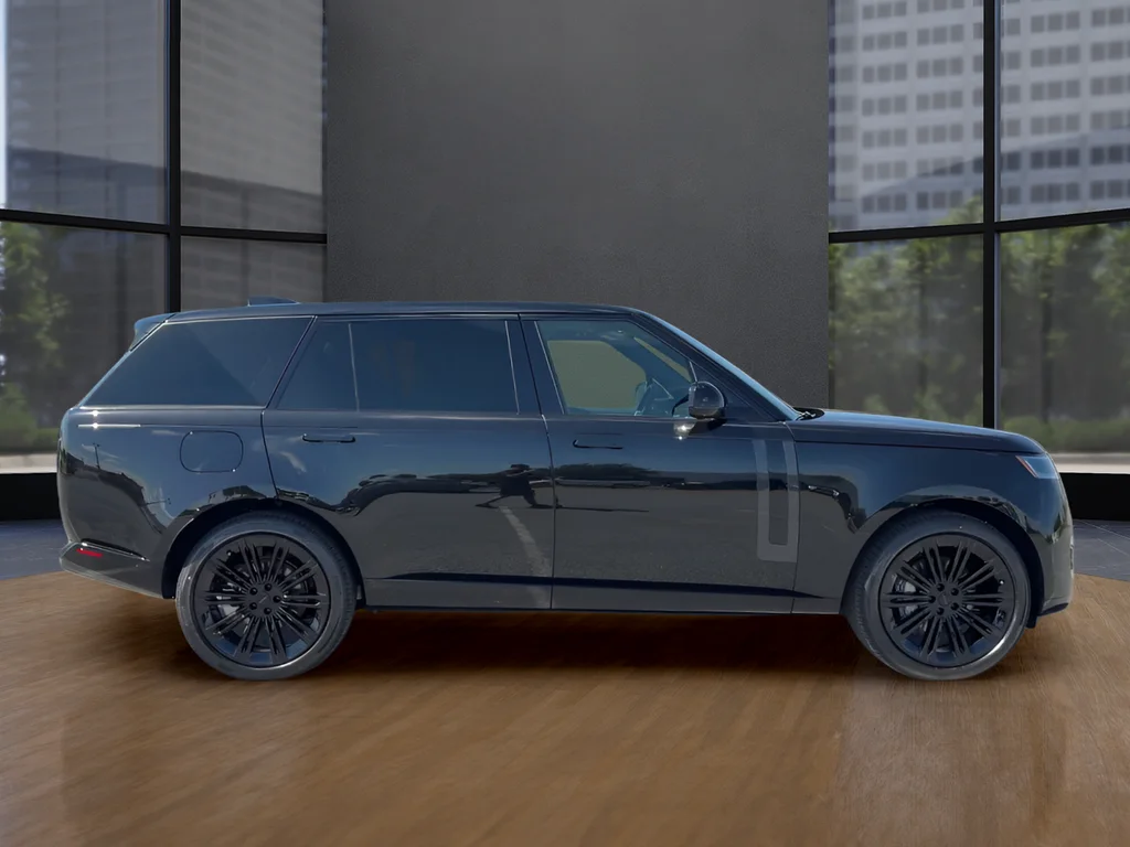 New 2026 Black Land Rover SE image 4