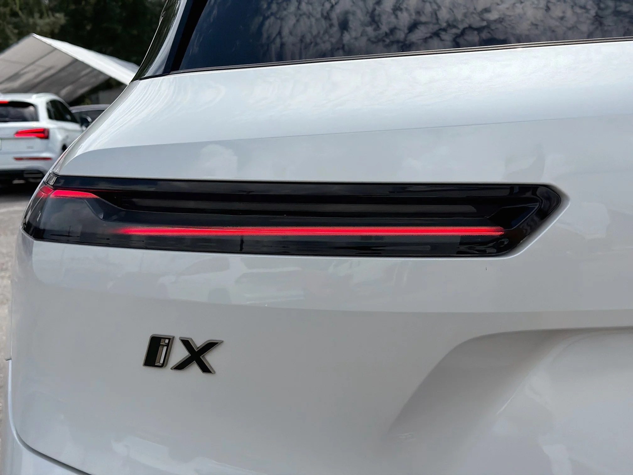 2025 BMW iX M60 - Photo 10