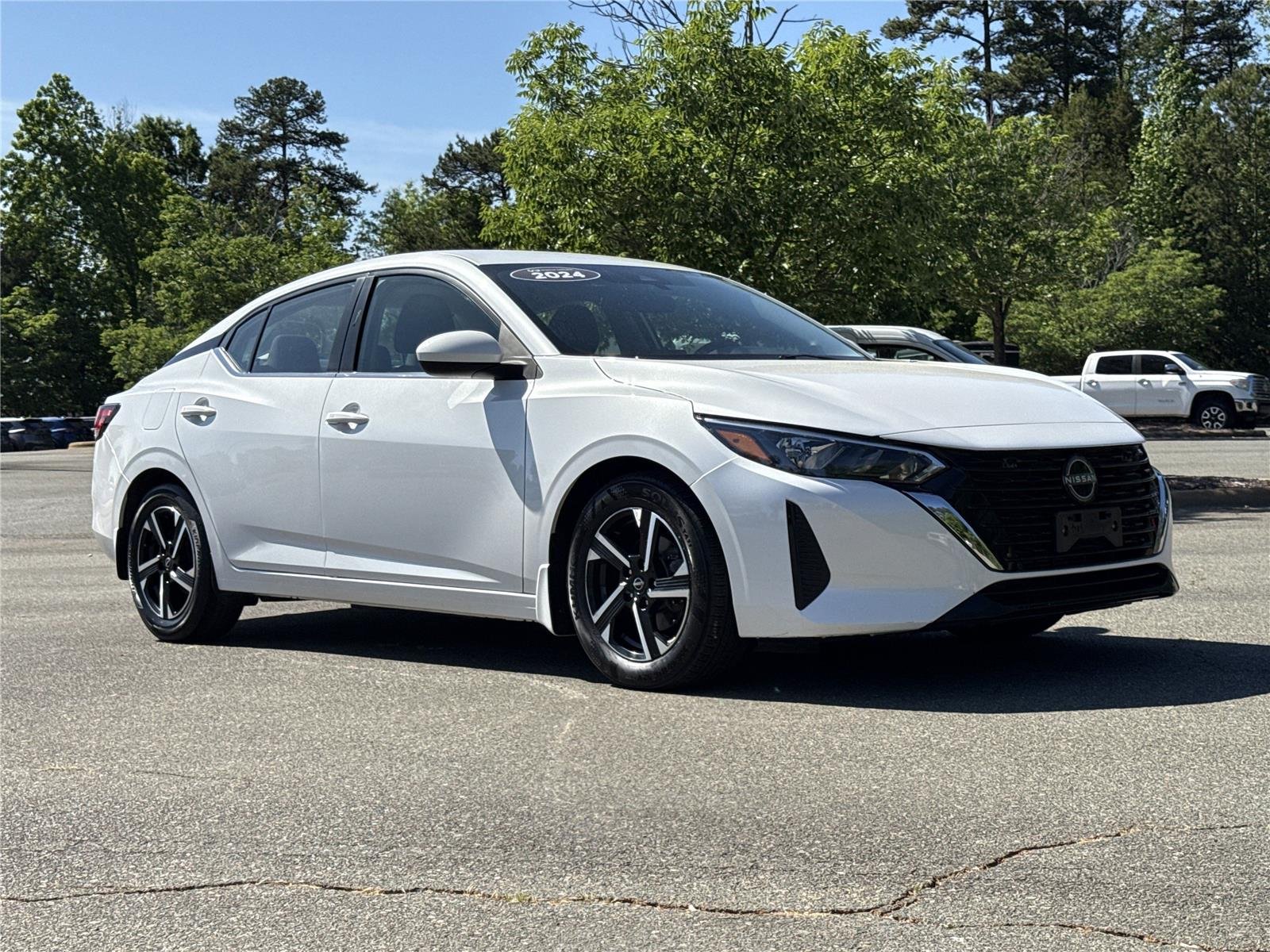 Used 2024 Aspen White Tricoat Nissan SV image 18