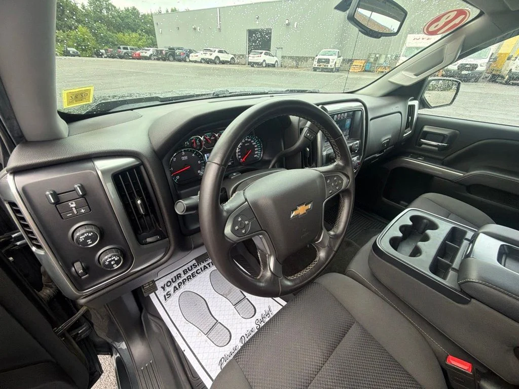 Used 2018 Gray Chevrolet LT image 15