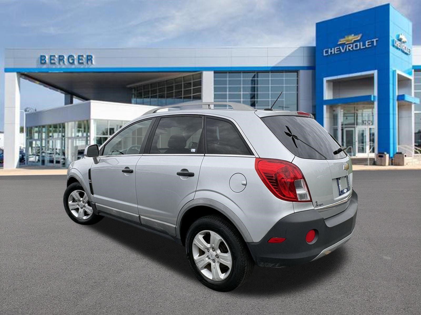 Used 2013 Silver Ice Metallic Chevrolet LS image 4