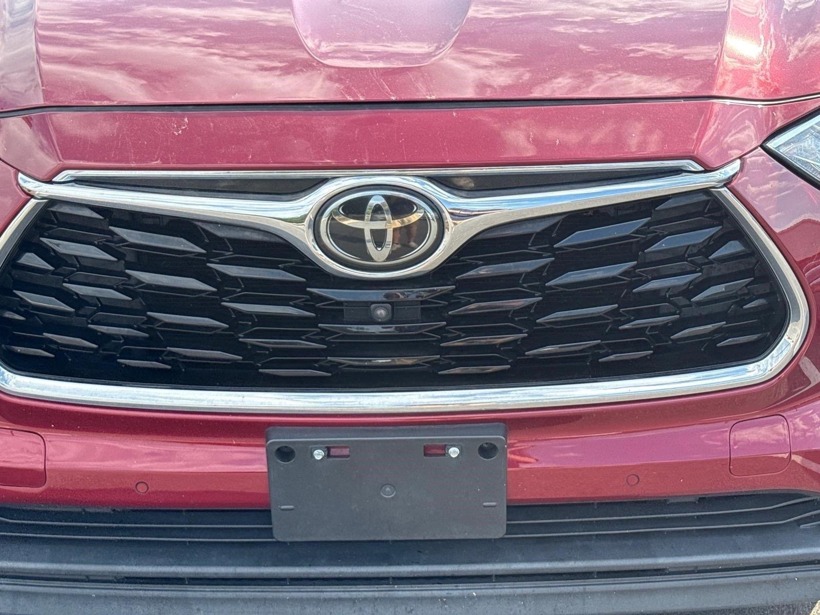 Used 2021 Ruby Flare Pearl Toyota Limited image 21