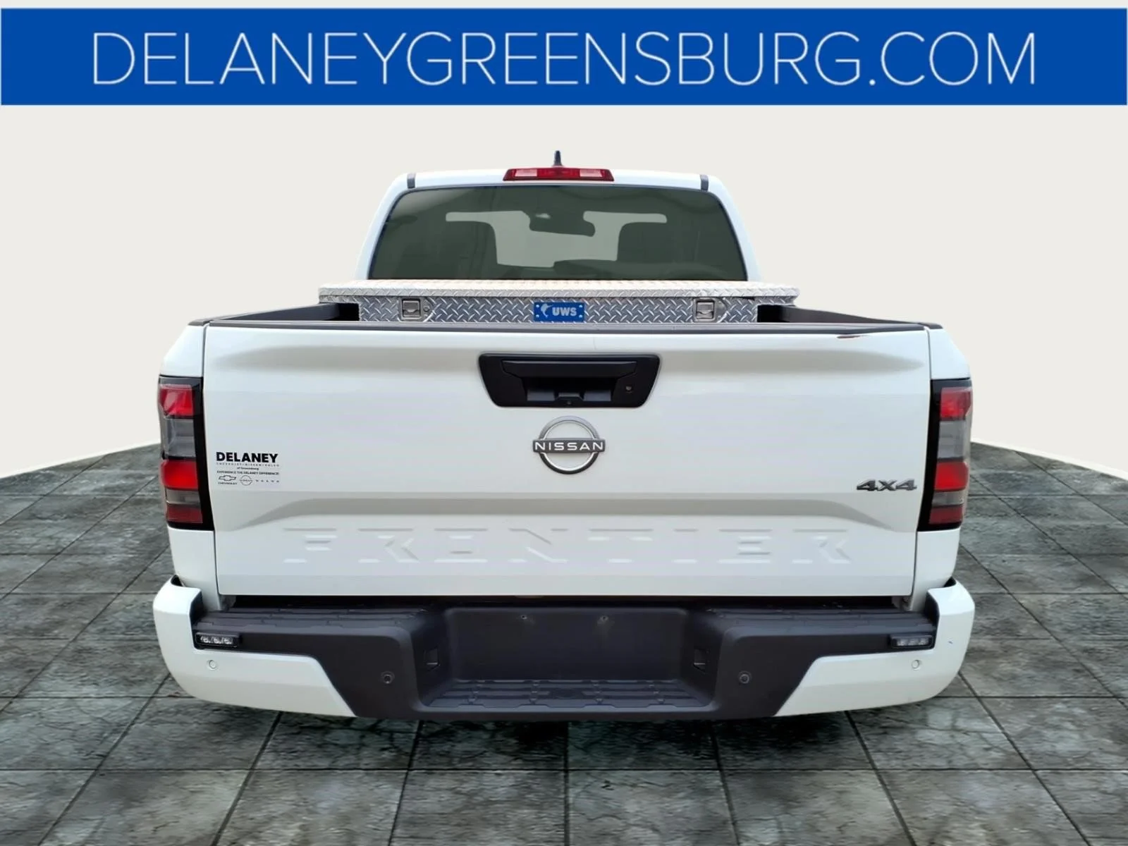 Used 2023 Glacier White Qak Nissan SV image 4