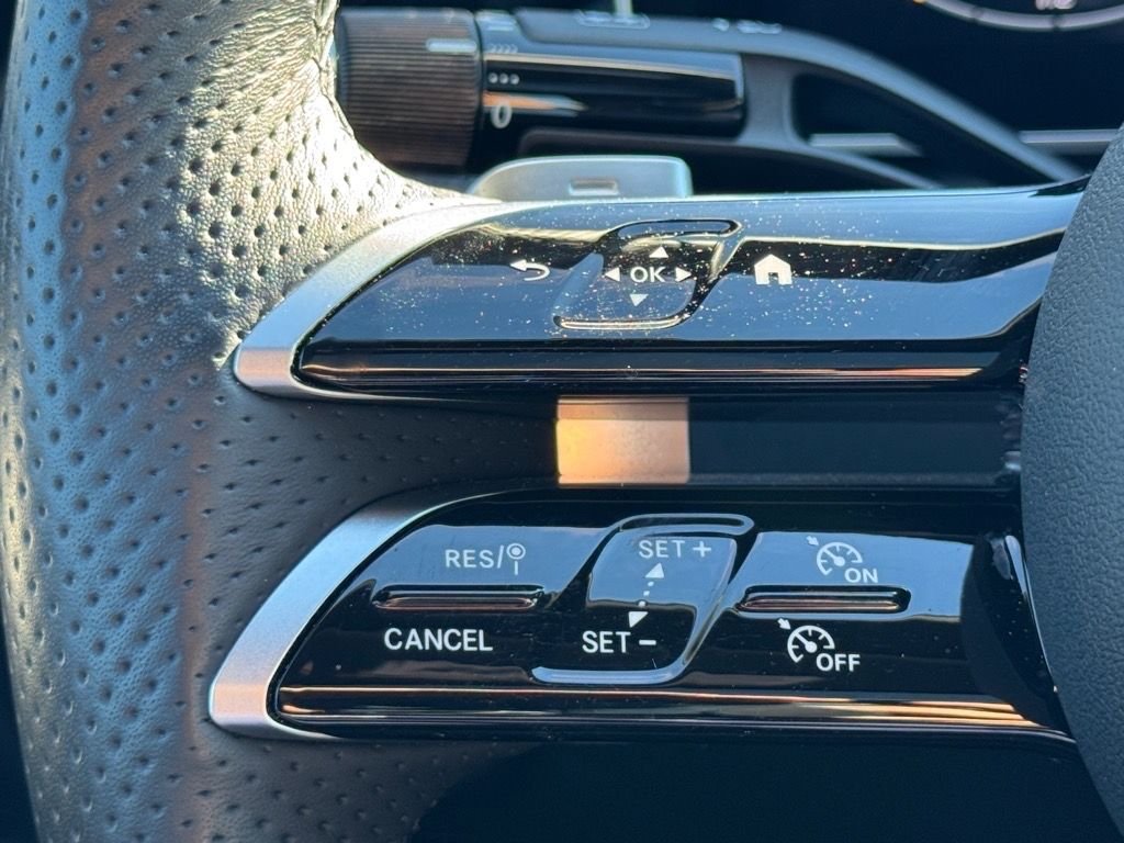 2025 Mercedes-Benz C-Class Sedan C 300 - Photo 17