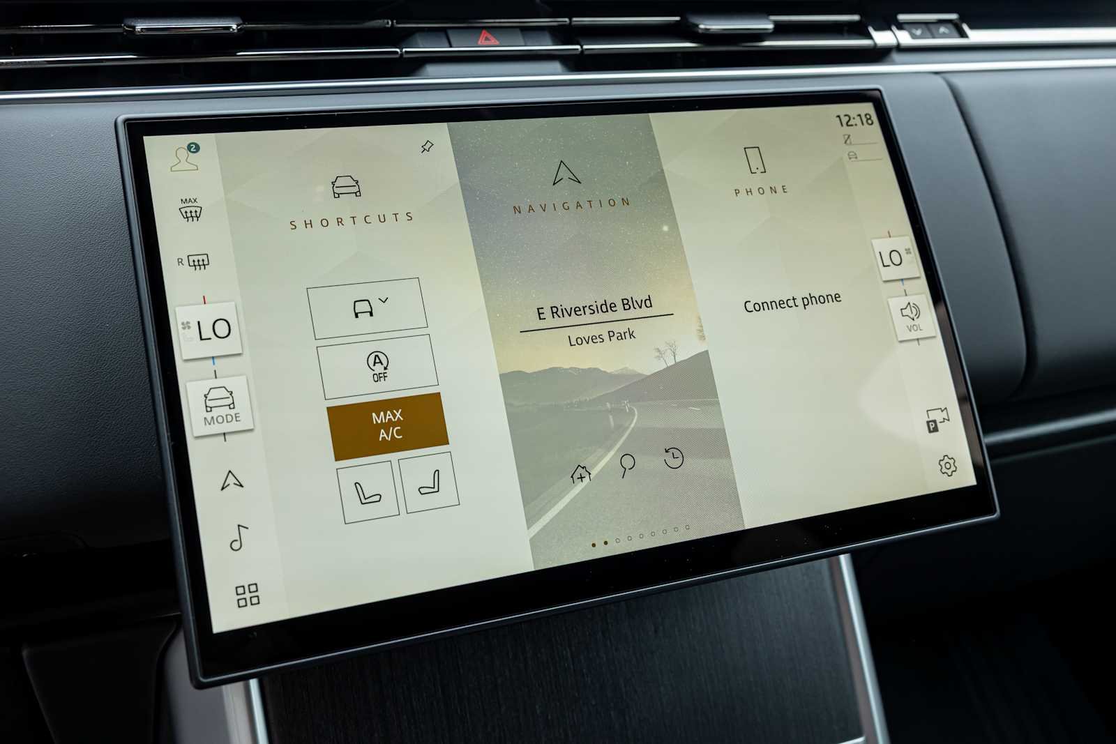 New 2026 Carpathian Grey Land Rover SE image 19