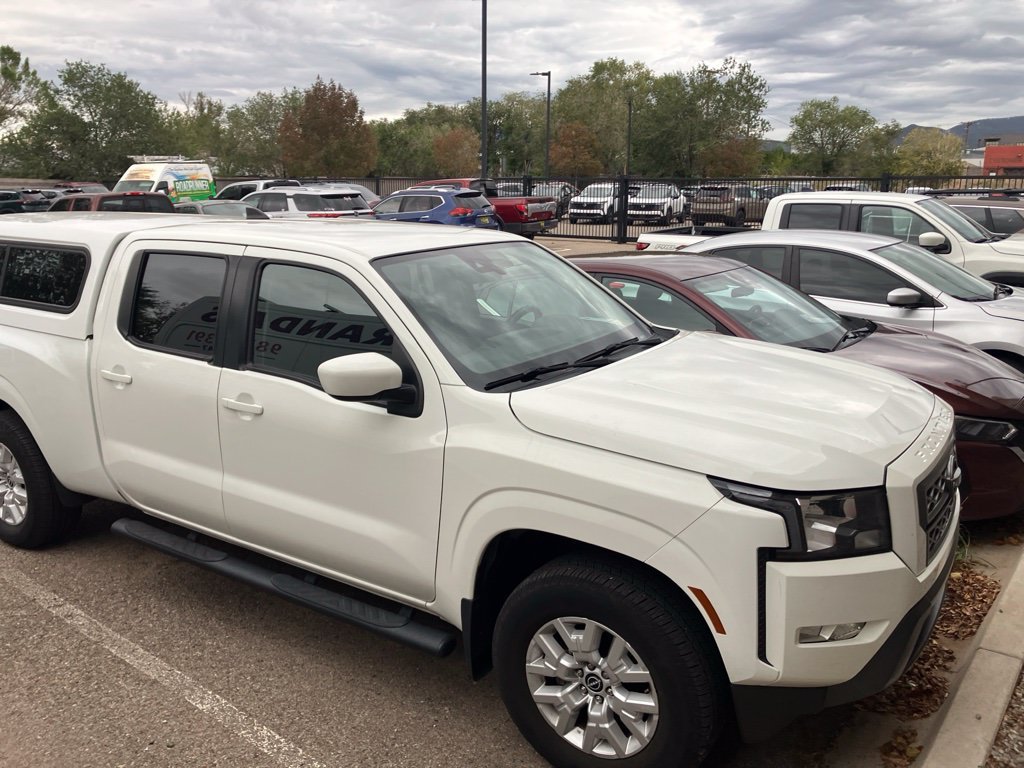 Used 2022 White Nissan SV image 6