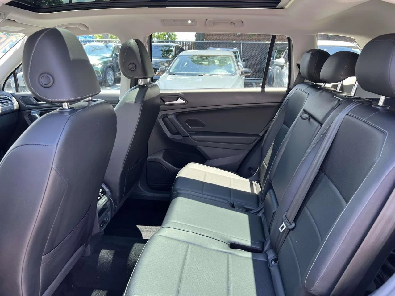 Used 2019 Platinum Gray Metallic Volkswagen 2.0T SE image 24