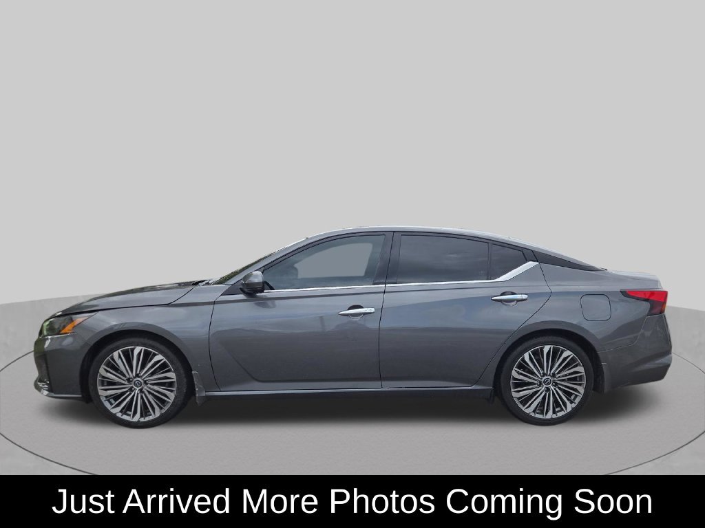 Used 2025 Gray Nissan 2.5 SL image 3