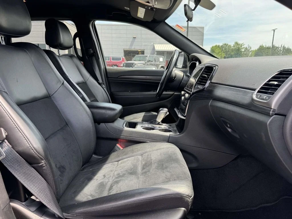 Used 2021 Gray Jeep Laredo X image 13