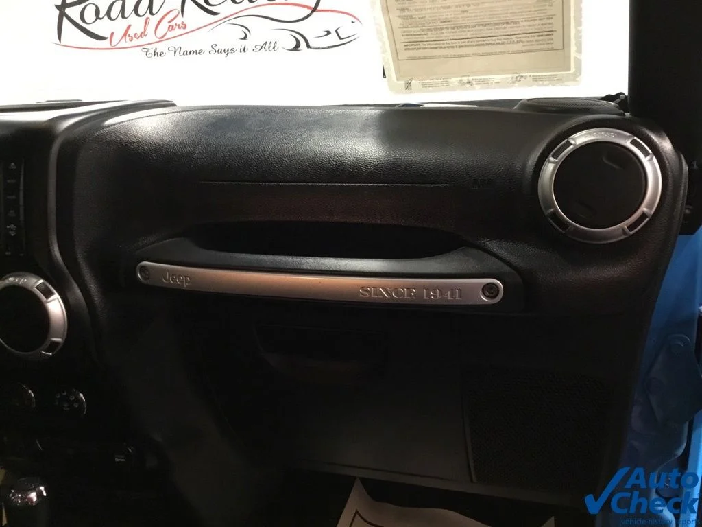 Used 2018 Blue Jeep Unlimited Sahara image 40