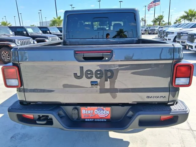 New 2026 Granite Crystal Metallic Clearcoat Jeep Sahara image 6