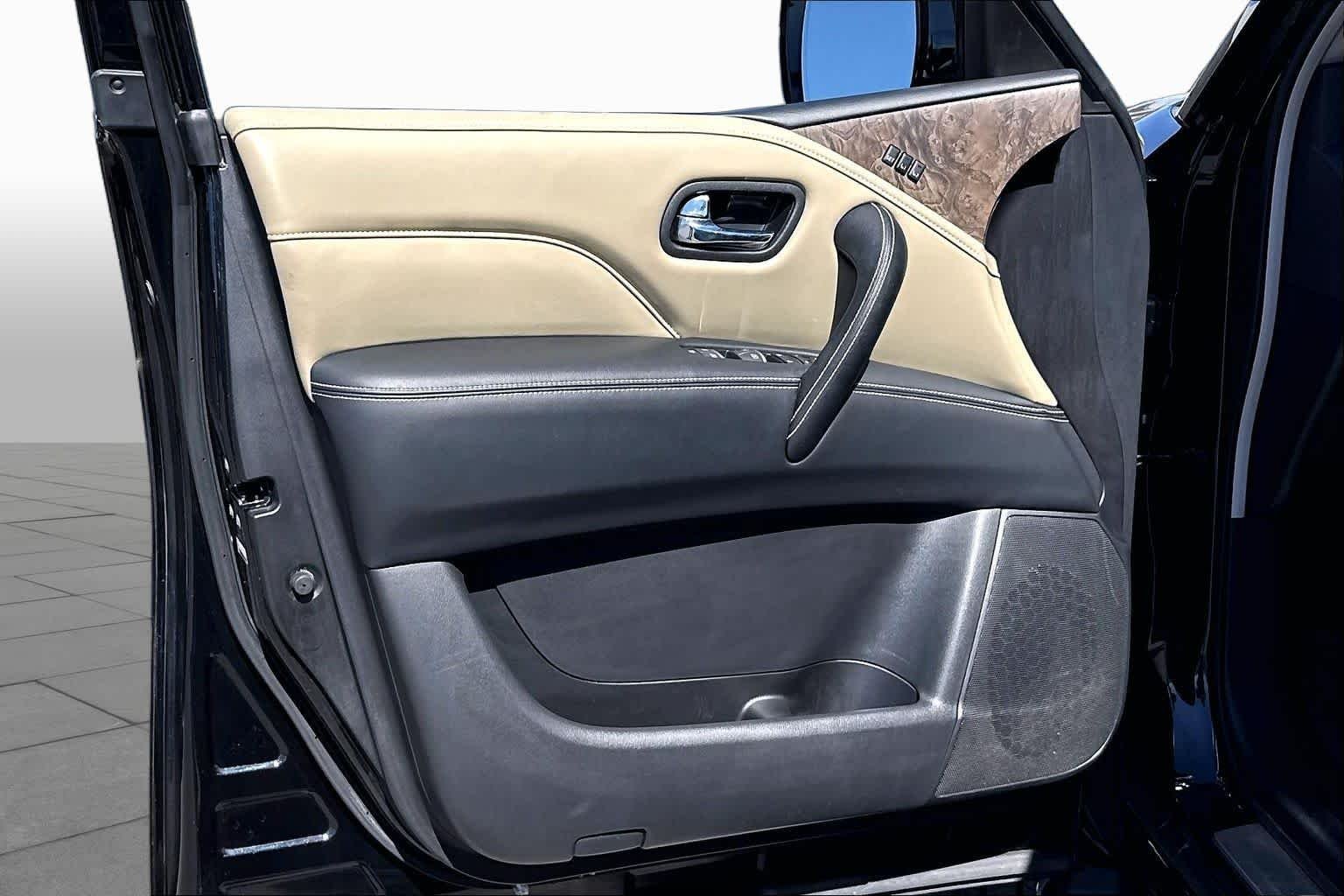 Used 2024 Mineral Black INFINITI PREMIUM SELECT image 22