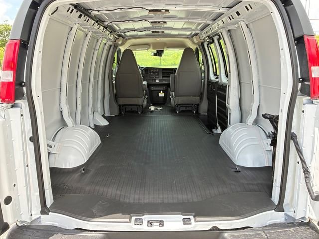 2026 Chevrolet Express Cargo Work Van - Photo 16