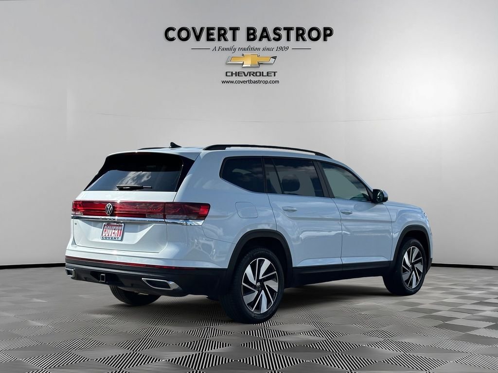 Used 2025  Volkswagen 2.0T SE w/Technology image 7