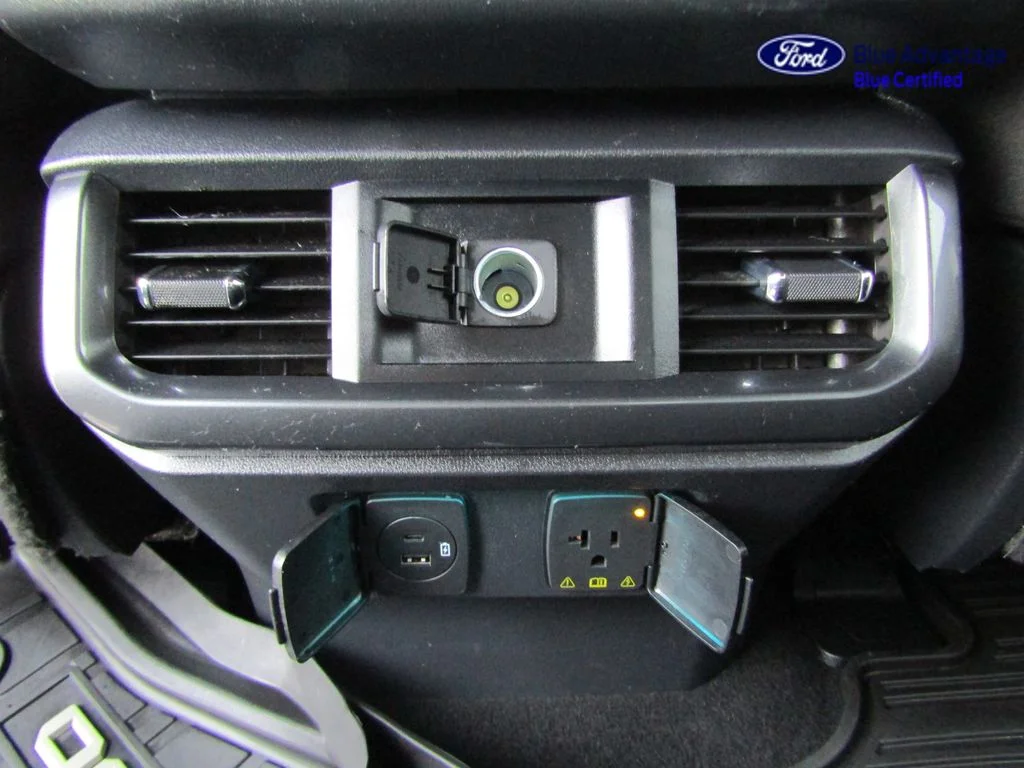 Certified Used 2023 Oxford White Ford XLT image 21