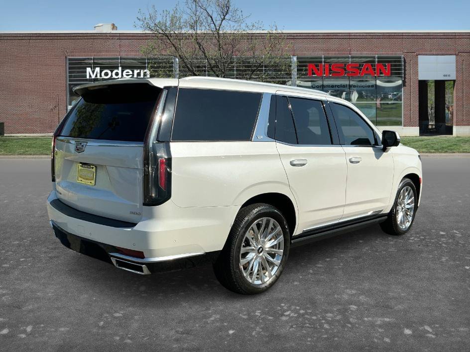 Used 2022 Crystal White Tricoat Cadillac Premium Luxury image 4